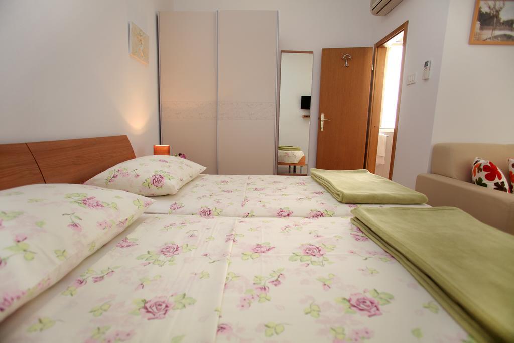 Room Mira Трогір Екстер'єр фото