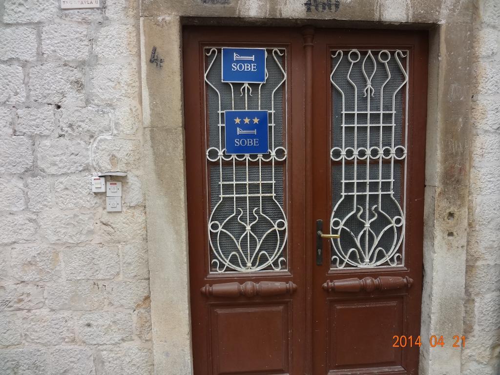 Room Mira Трогір Екстер'єр фото